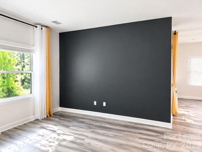 Building Photo - 2019 Red Ash Dr