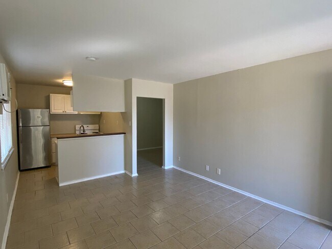 Building Photo - 7131 Glen Terrace