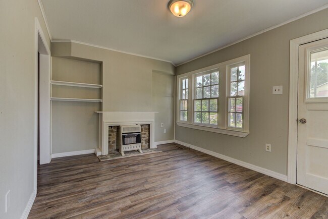 Building Photo - SF-007-904/906 South 20th Street Duplex
