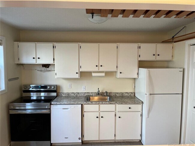 Building Photo - 1283 Hope St