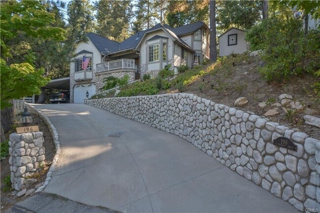 Building Photo - Charming Mountain Retreat across from Golf Course