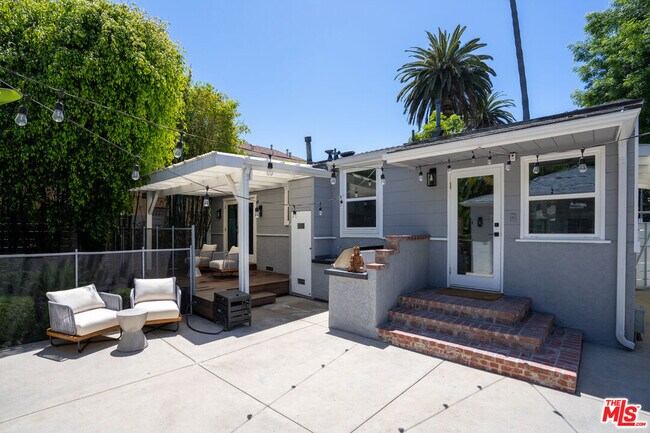 Building Photo - 3762 Barry Ave