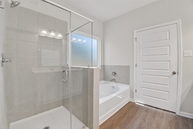 Building Photo - 2615 Ryon Falls Dr