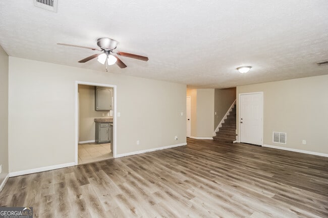 Building Photo - 5824 Stonehaven Dr NW