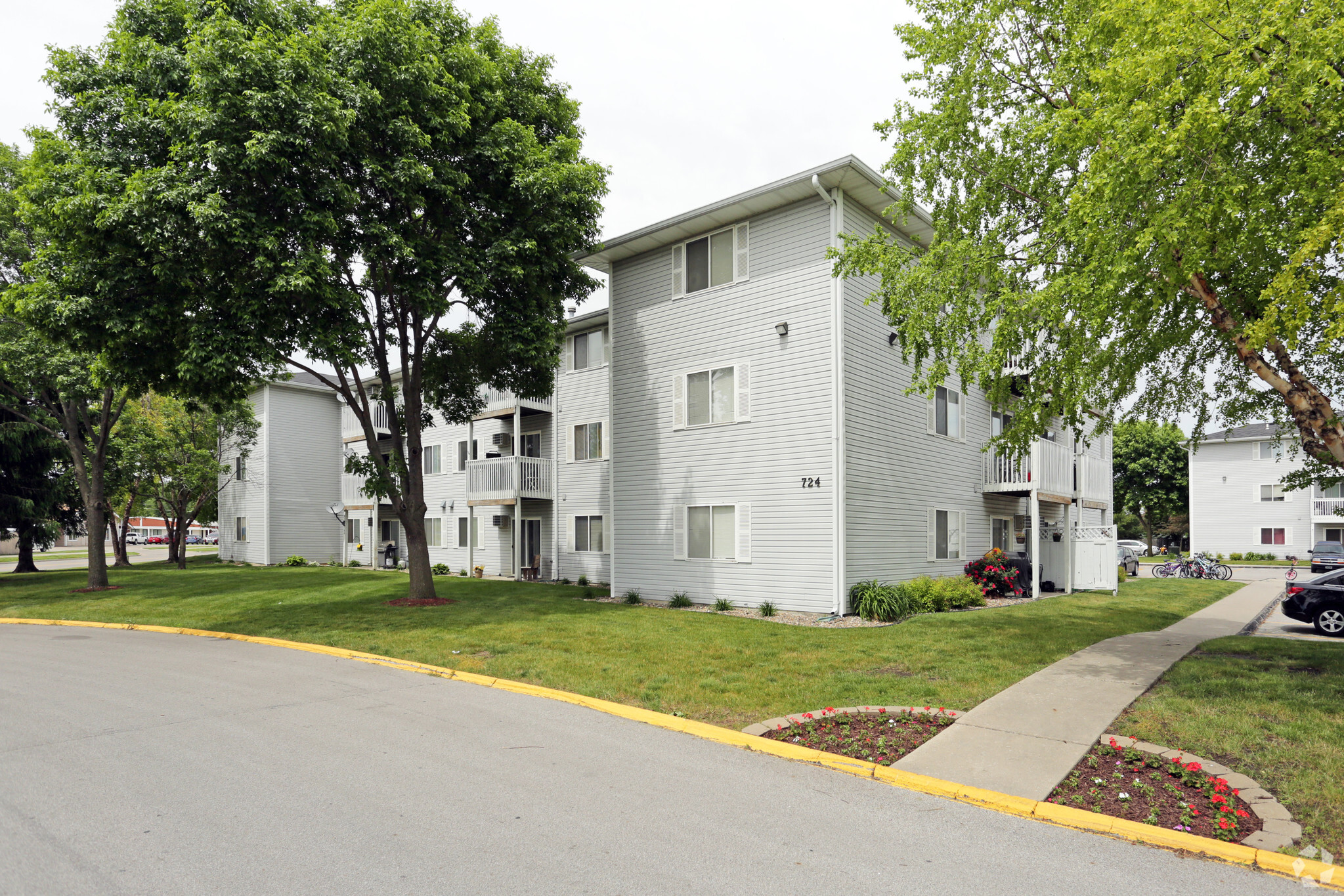 Building - Centennial Place Apartments