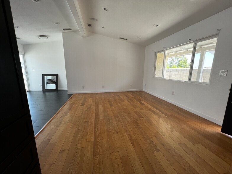 Building Photo - 14397 Busby Dr