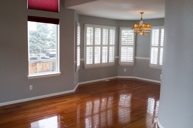 Building Photo - Evolve Real Estate: Available Immediately 3 Bedroom on a Huge Lot Facing Open Space! No Pets.