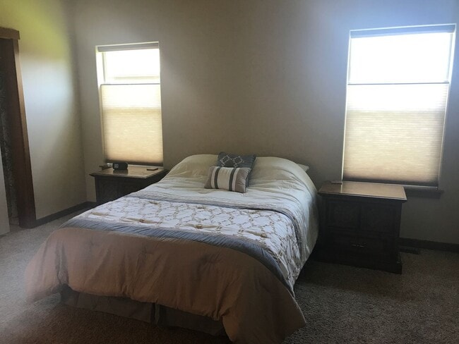 Building Photo - Single Family Home for Rent in Bozeman