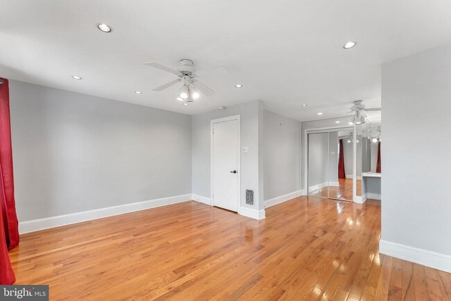 Building Photo - 809 Ardmore Ave
