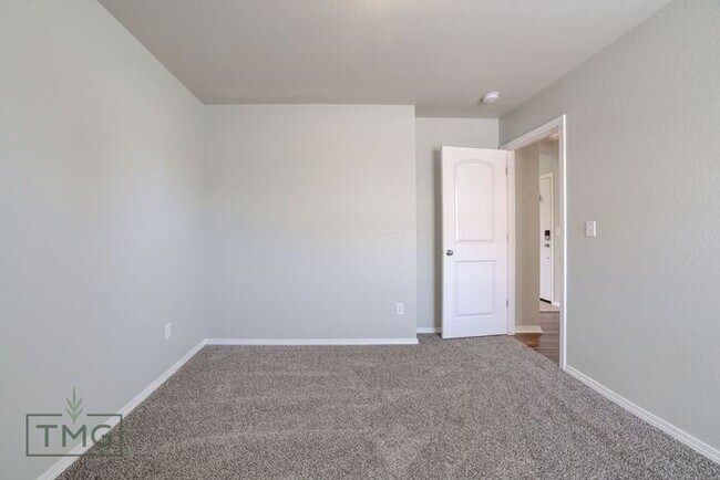 Building Photo - Open House 8/1/24 4pm-5pm! Great 3/2/2 in Owasso’s Lake Valley!