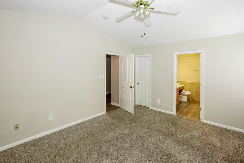 Building Photo - 12705 Walking Stick Dr