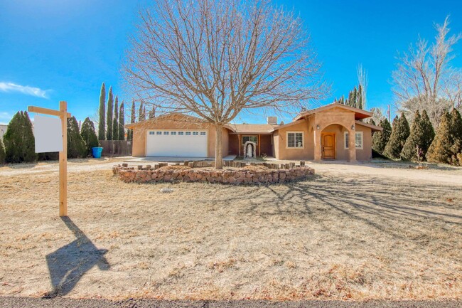 Building Photo - Beautiful East side HOME in Clin. Tx