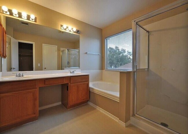 Building Photo - 6150 Jumano Ln