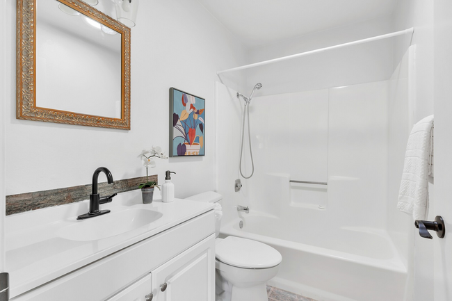 Building Photo - Tranquil Remodeled 2 Bedroom in 55+ Rancho...