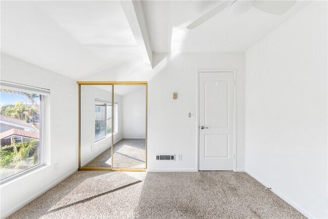 Building Photo - 16293 Wayfarer Ln