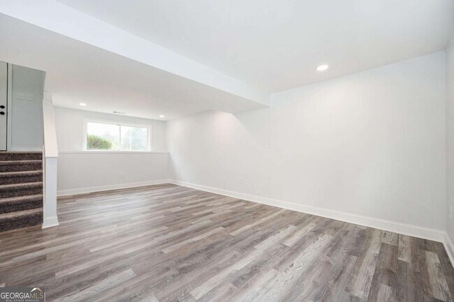 Building Photo - 3801 Hogan Rd SW