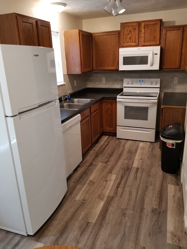 Redbud 6748 E State Highway 76 Kirbyville MO 65679 Apartment Finder