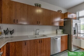 Building Photo - 1330 S 70th St