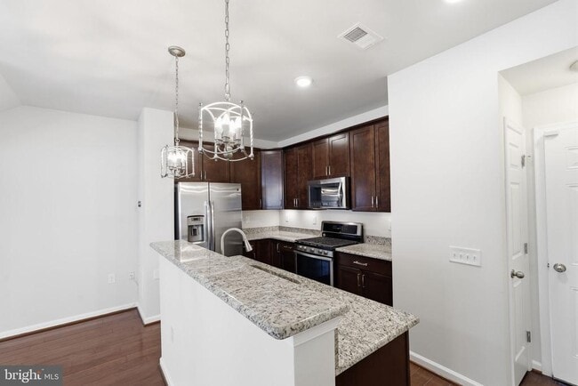 Building Photo - 637 Diamondback Dr