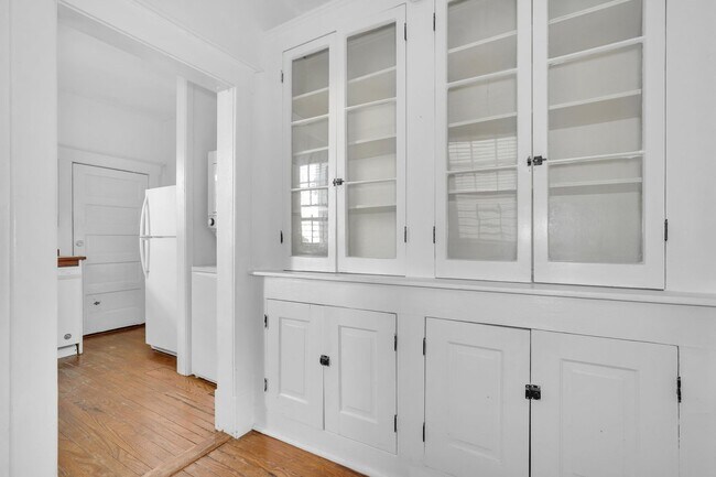 Building Photo - 2 BED | 1 BATH | STARLAND DISTRICT