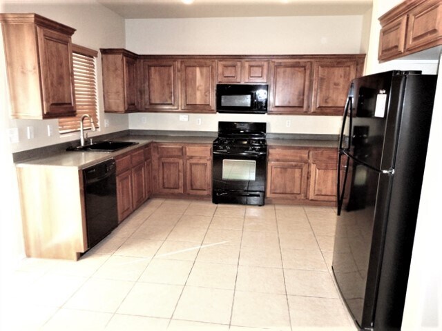 Building Photo - 7643 Dove Canyon St