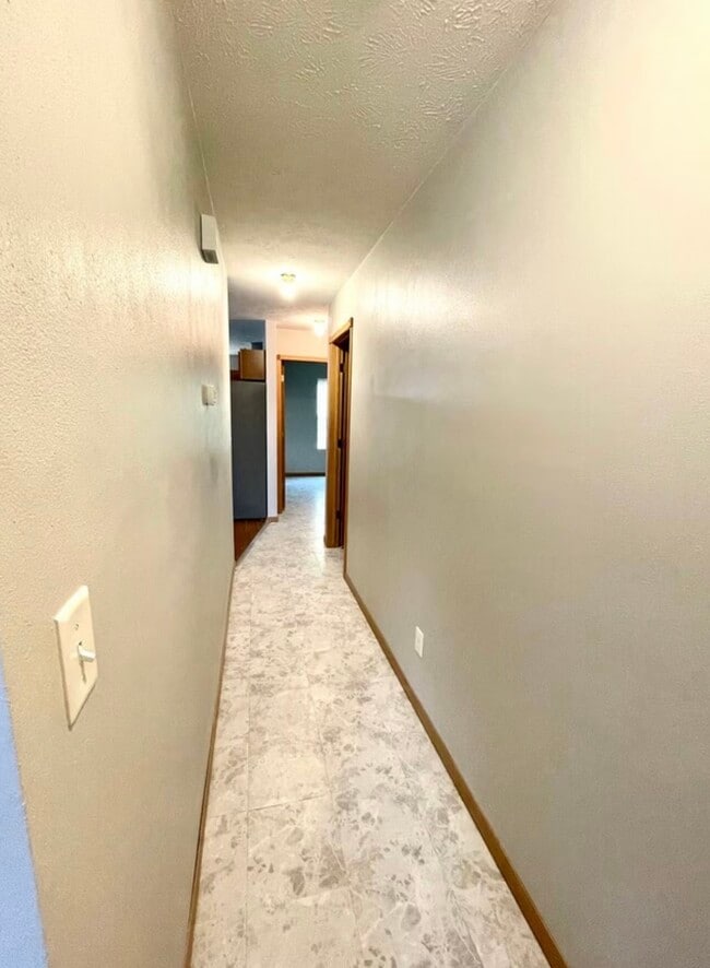 Building Photo - 5633 Kearney Ave