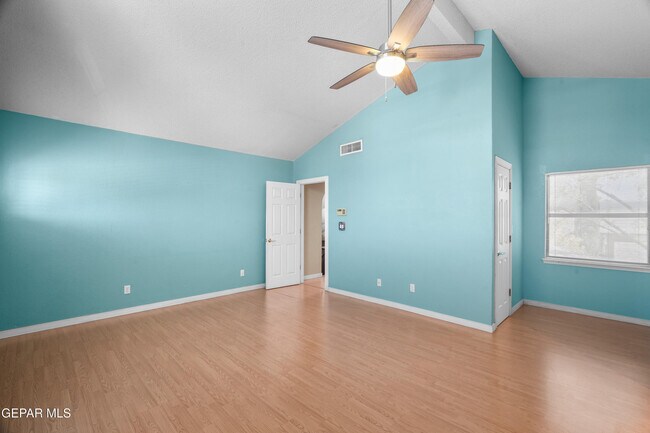 Building Photo - 4644 Loma De Cobre Dr