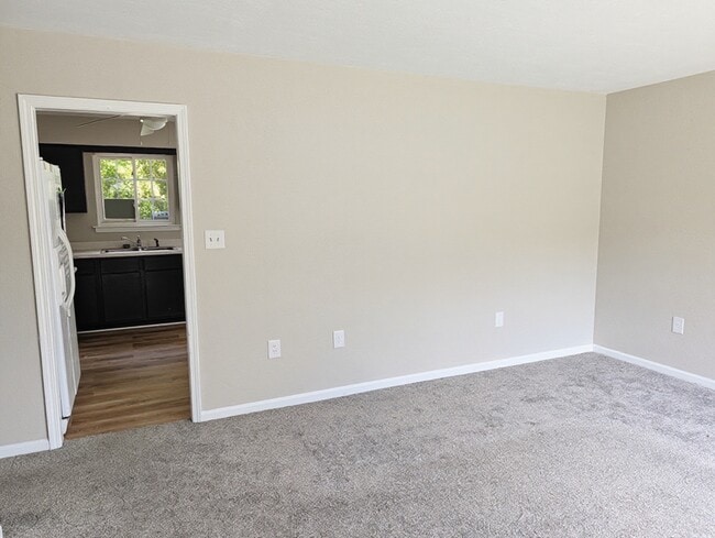 Building Photo - 2028 Top Hill Dr NW