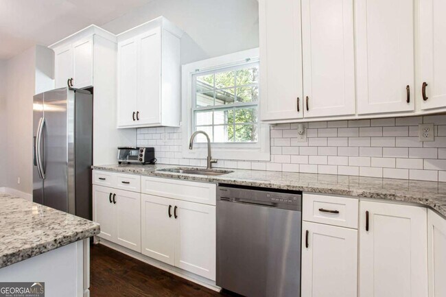 Building Photo - 1583 Elixir Ave SW