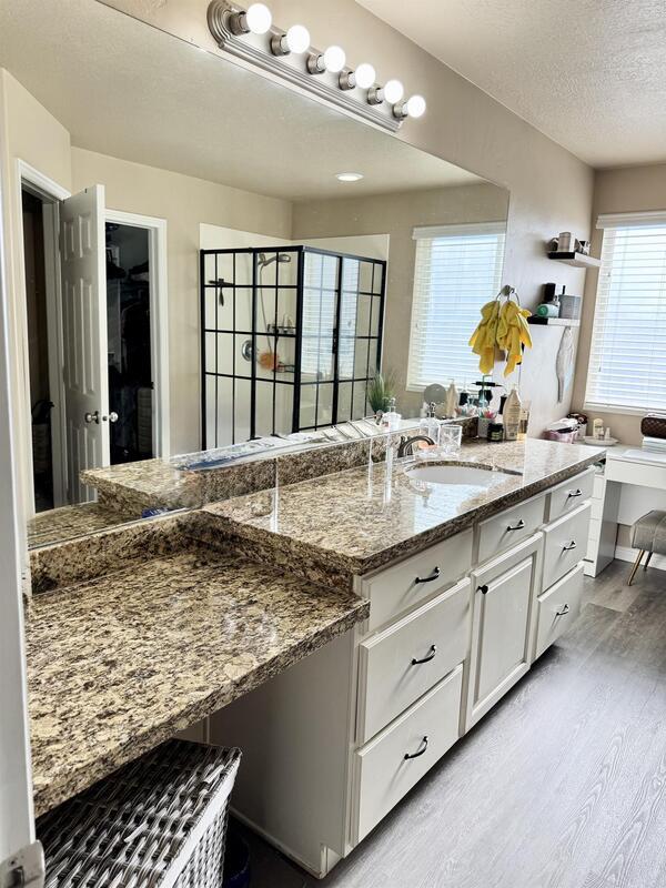 Building Photo - 863 Cambridge Dr