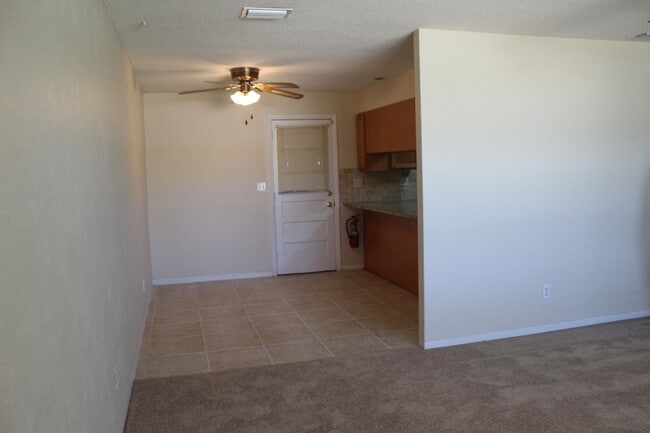 Building Photo - Half duplex close to the beach!