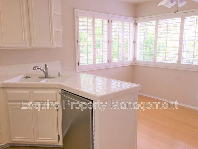 Building Photo - 5966 Paseo Encantada