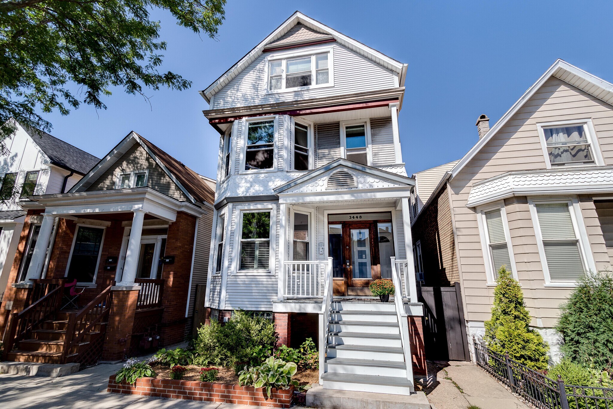 Building Photo - 3448 N Damen Ave