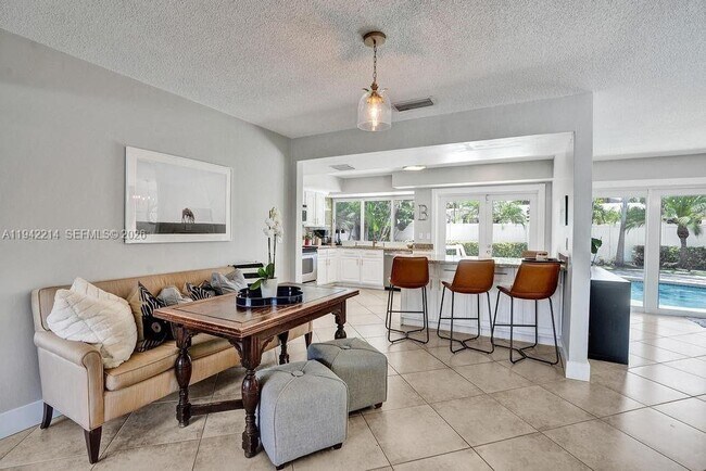 Building Photo - 2080 NE 65th St