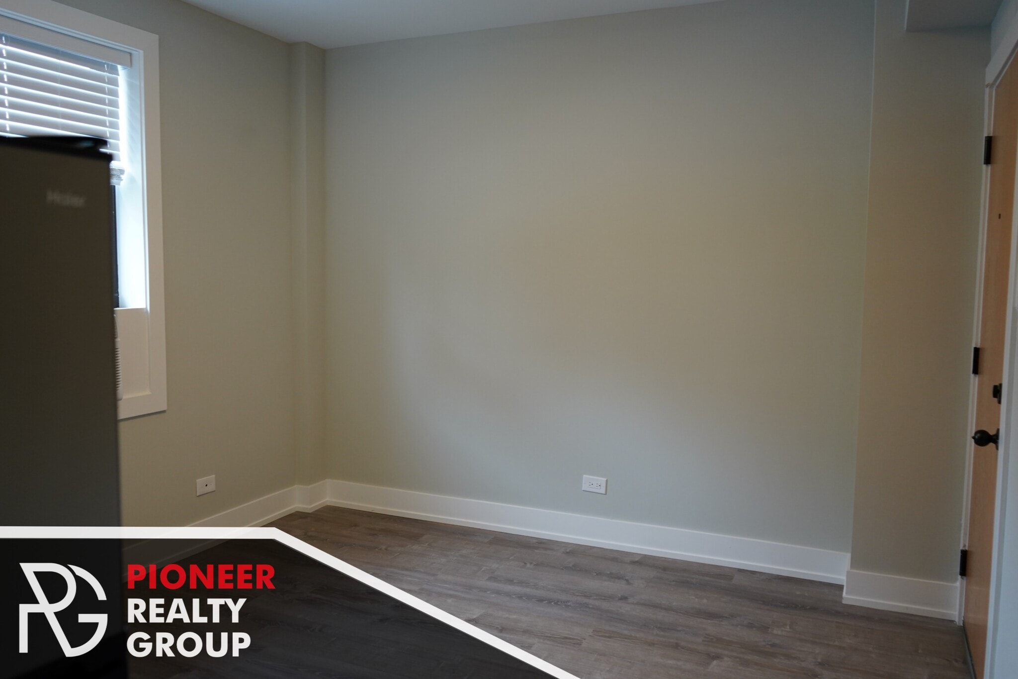 Building Photo - 503 W Belmont Ave