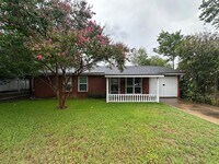 Building Photo - 5704 Cedardale Dr