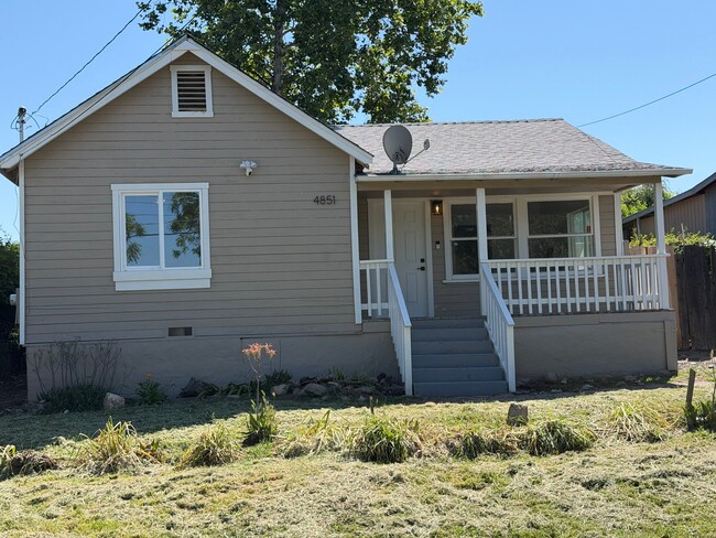 Building Photo - 4851 Virginia Ave