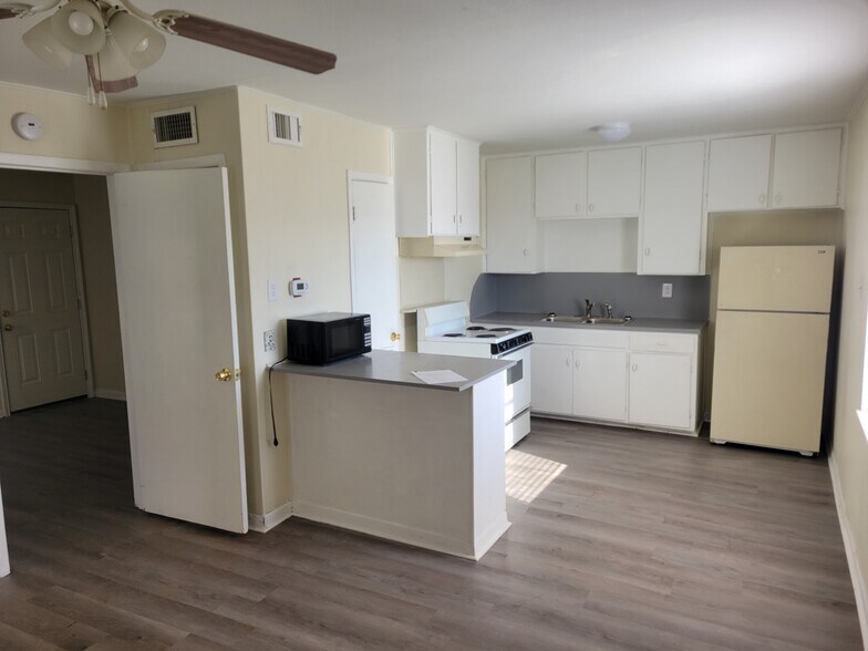 Kitchen - 1609 N W S Young Dr