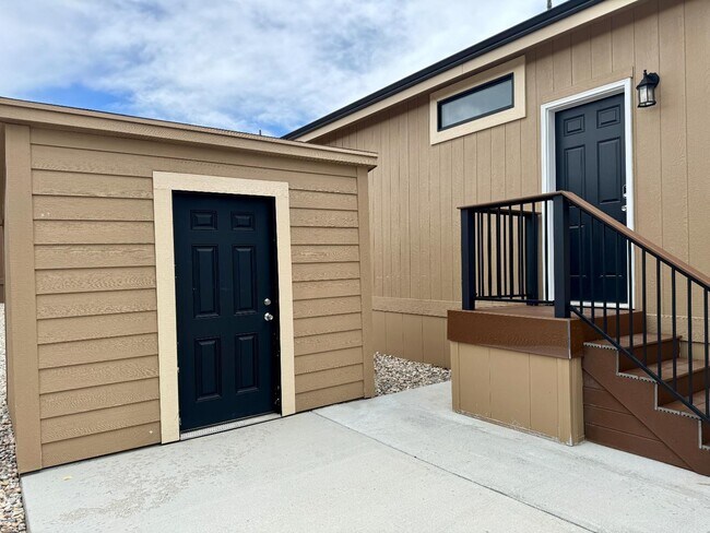 Building Photo - 551 Summit Trl