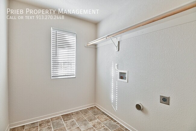 Building Photo - 8927 Findley St