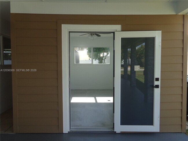 Building Photo - 1565 Thumb Point Dr