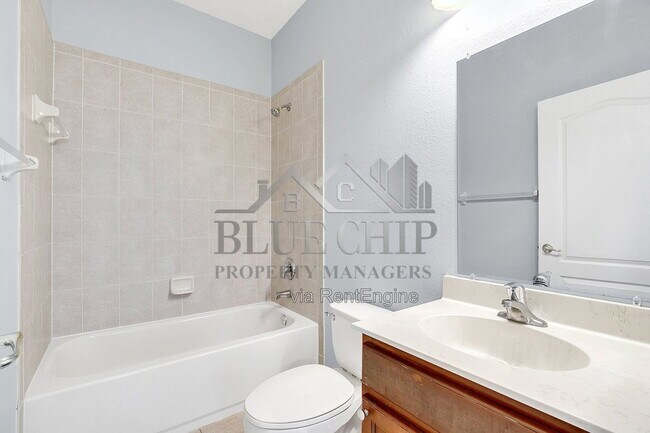 Building Photo - 10074 Iverson Dr