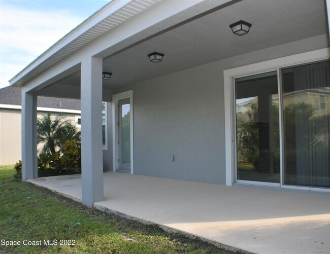 Building Photo - 2981 Casterton Dr