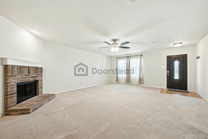 Building Photo - 12744 Northern Pine Dr