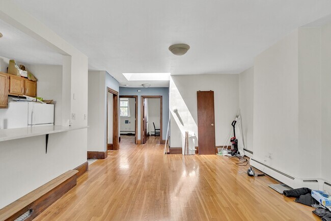Building Photo - 39 E Springfield St