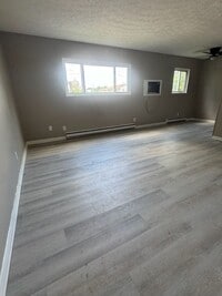 Building Photo - 4 Bryant Ln