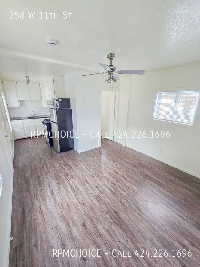 Building Photo - 258 W 11th St
