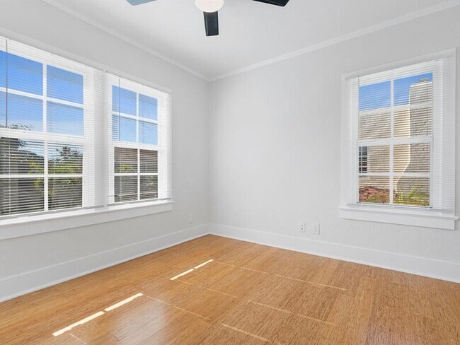 Building Photo - 209 Lytton Ct