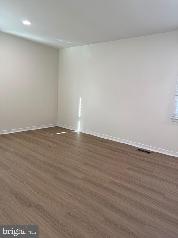 Building Photo - 3301 Fallowfield Dr