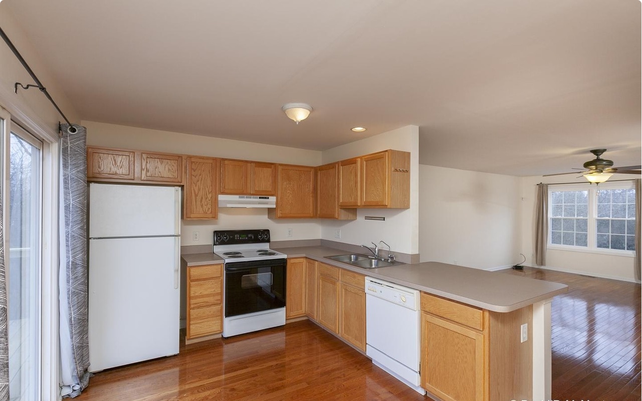 Building Photo - 106 Sir Washington St